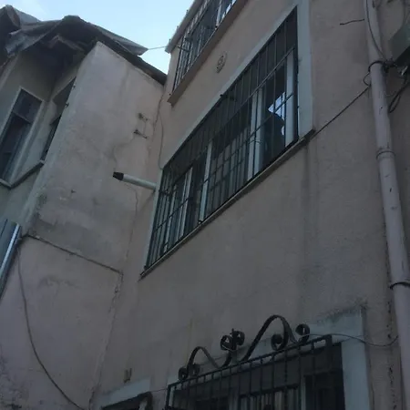 Grand Apart Taksim 3*